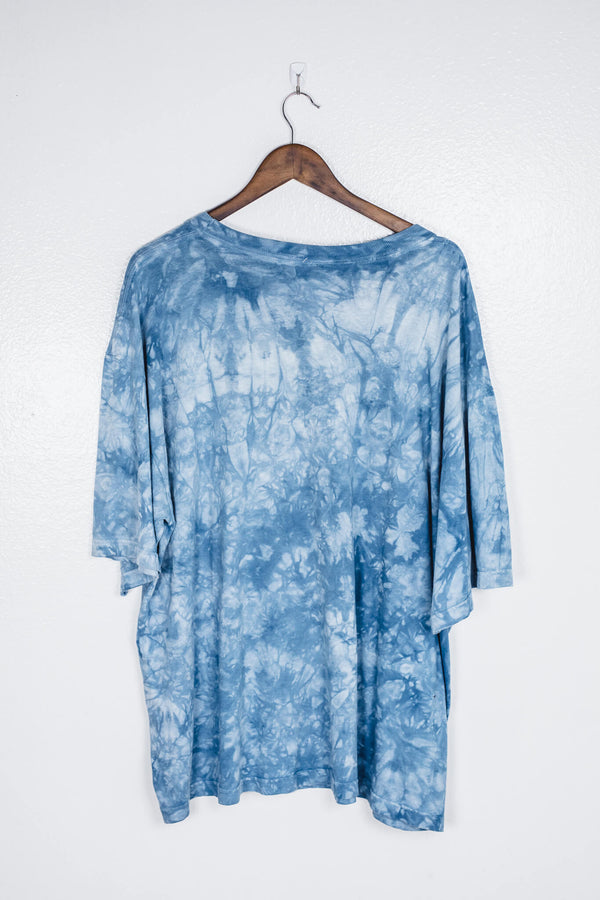 vintage-90s-owls-and-native-american-woman-blue-tie-dye-t-shirt-back