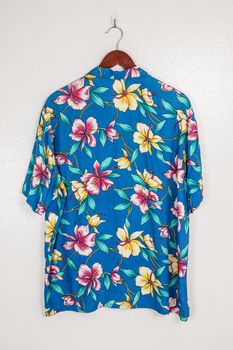 vintage-80s-blue-hawiian-shirt-with-plumeria-flowers-back