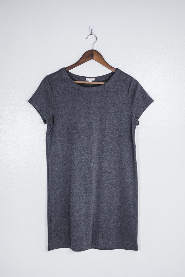 gap-modern-gray-t-shirt-dress-front
