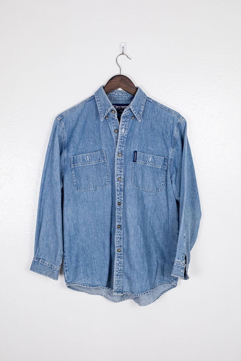 vintage-90s-denim-button-up-shirt-front